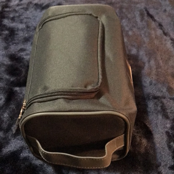 Invictus by Paco Rabanne Men’s toiletry case - Picture 5 of 8